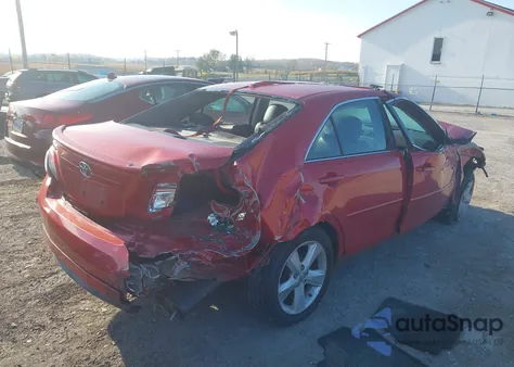2011 Toyota Camry Se z USA, uszkodzony, nr VIN 4T1BF3EK7BU714010